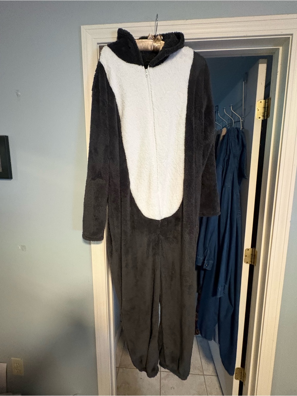 Kids - Picture 2 of 3